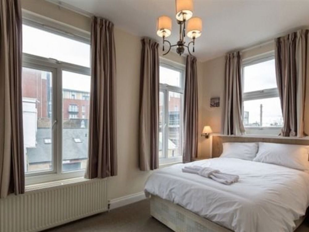 Acton Hill Hotel Ealing Extérieur photo